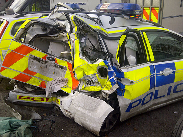 //mags4dorset.co.uk/wp-content/uploads/2015/10/13-Oct-Police-car-coach-crash.jpg)